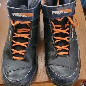 Mens Protoge Basketball Shoes sz 10.5 Collectable